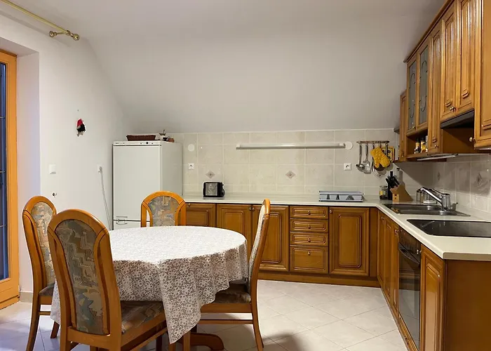 Pr Fajfarju * Spodnja Sorica